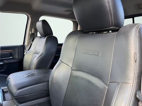 Used 2015 RAM 2500 Laramie w/ Black Appearance Group AWD/4WD image 39