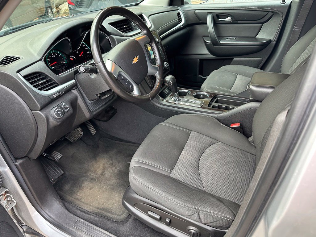 Used 2015 Chevrolet Traverse LT w/ Style and Technology Package AWD/4WD image 9