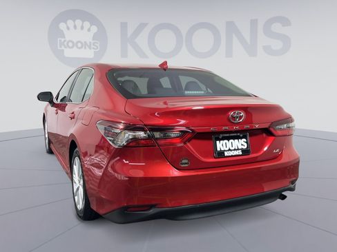 Used 2024 Toyota Camry LE image 4