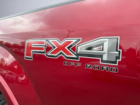 Used 2019 Ford F150 Lariat w/ Equipment Group 502A Luxury AWD/4WD image 5