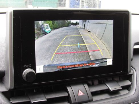 Used 2025 Toyota RAV4 XLE w/ Convenience Package AWD/4WD image 33