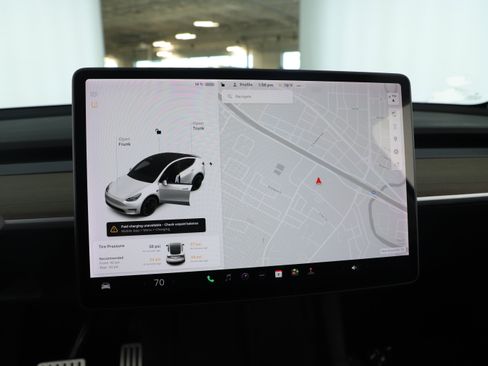 Used 2021 Tesla Model Y Performance image 5
