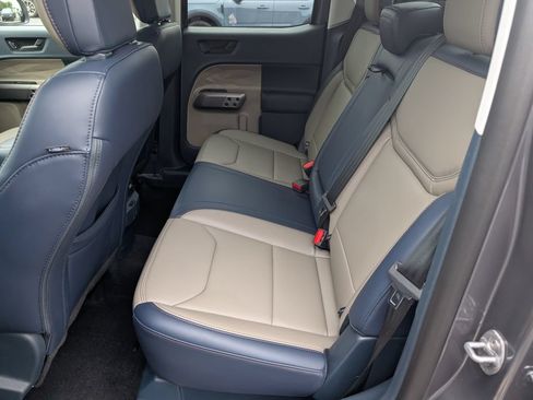 Used 2025 Ford Maverick Lariat AWD/4WD image 9