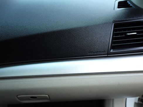 Used 2011 Subaru Legacy 2.5i Premium image 21