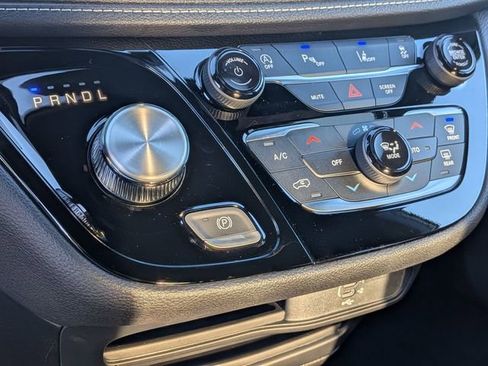 New 2026 Chrysler Pacifica Select w/ S Appearance Package FWD image 20