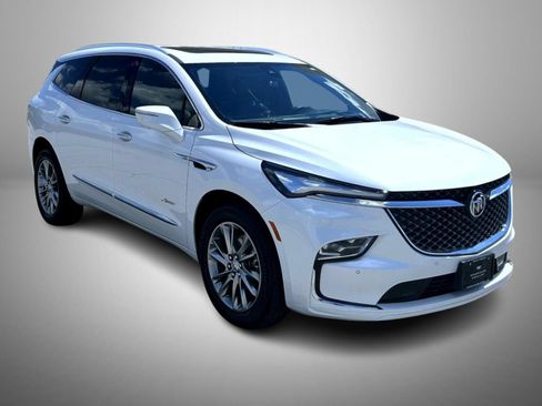 Used 2024 Buick Enclave Avenir w/ Avenir Technology Package AWD/4WD image 3