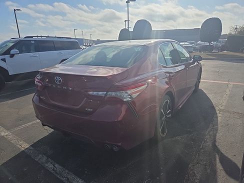 Used 2018 Toyota Camry XSE image 6
