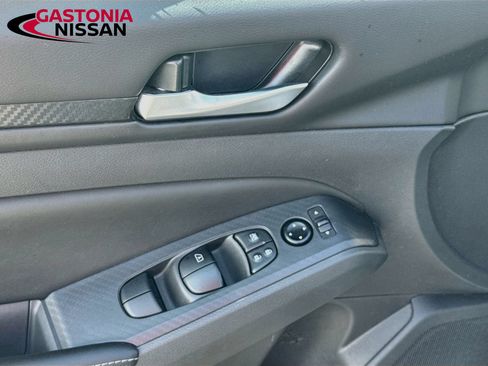 Used 2025 Nissan Altima 2.5 SV FWD image 22