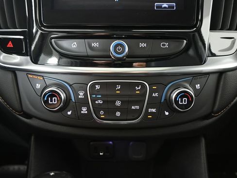 Used 2019 Chevrolet Traverse Premier w/ LPO, Blackout Package AWD/4WD image 31