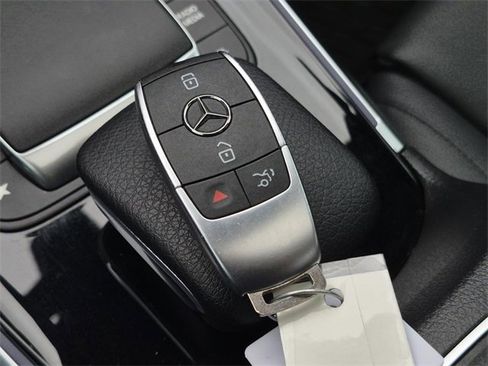 Certified 2021 Mercedes-Benz GLB 250 image 33