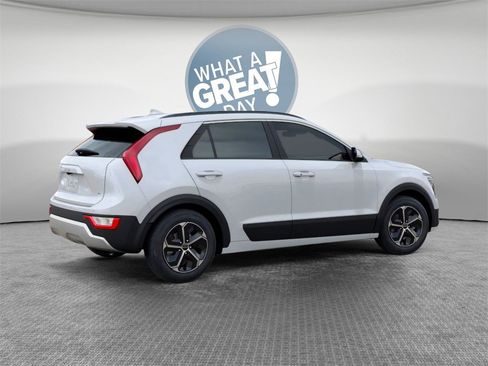 New 2026 Kia Niro EX image 6