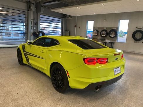 Used 2020 Chevrolet Camaro LT RWD image 9
