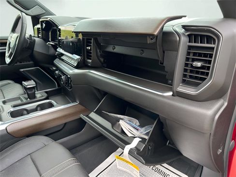 Used 2024 Chevrolet Silverado 1500 High Country w/ High Country Premium Package AWD/4WD image 31