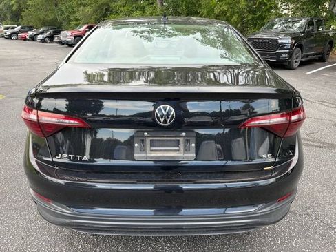 Used 2024 Volkswagen Jetta SE FWD image 4