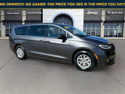 Used 2023 Chrysler Pacifica Touring-L