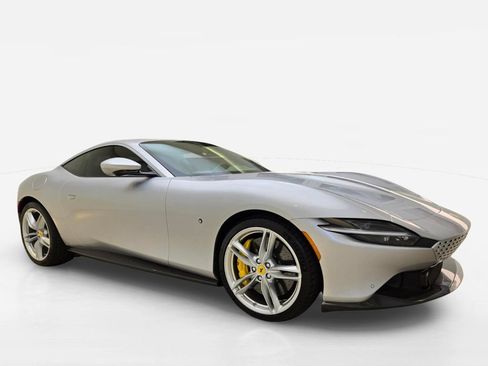 Used 2022 Ferrari Roma RWD image 3