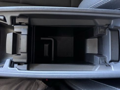 Used 2024 Nissan Rogue S image 23