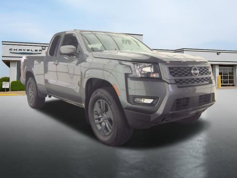 Used 2025 Nissan Frontier SV w/ SV Convenience Package image 4