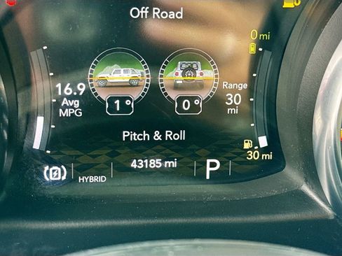 Used 2022 Jeep Wrangler Unlimited Sahara w/ Cold Weather Group AWD/4WD image 13