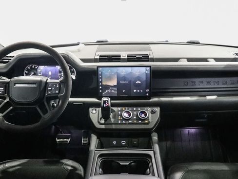 Used 2023 Land Rover Defender 110 V8 AWD/4WD image 13