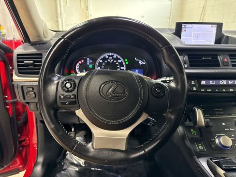 Used 2017 Lexus CT 200h w/ Navigation System Package image 11