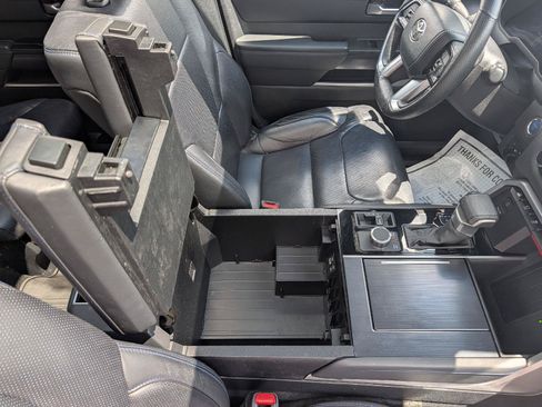 Used 2024 Toyota Sequoia Platinum AWD/4WD image 25