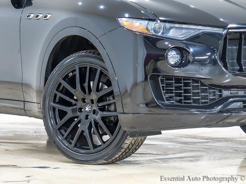 Used 2018 Maserati Levante AWD/4WD image 3