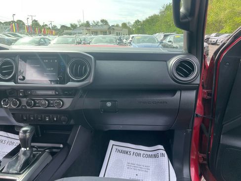 Used 2016 Toyota Tacoma TRD Sport AWD/4WD image 28