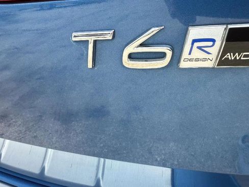 Used 2018 Volvo XC60 T6 R-Design w/ Convenience Package image 9