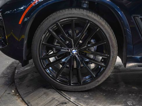 Used 2021 BMW X5 sDrive40i w/ M Sport Package image 9