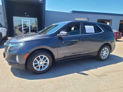 Used 2022 Chevrolet Equinox LT AWD/4WD image 2