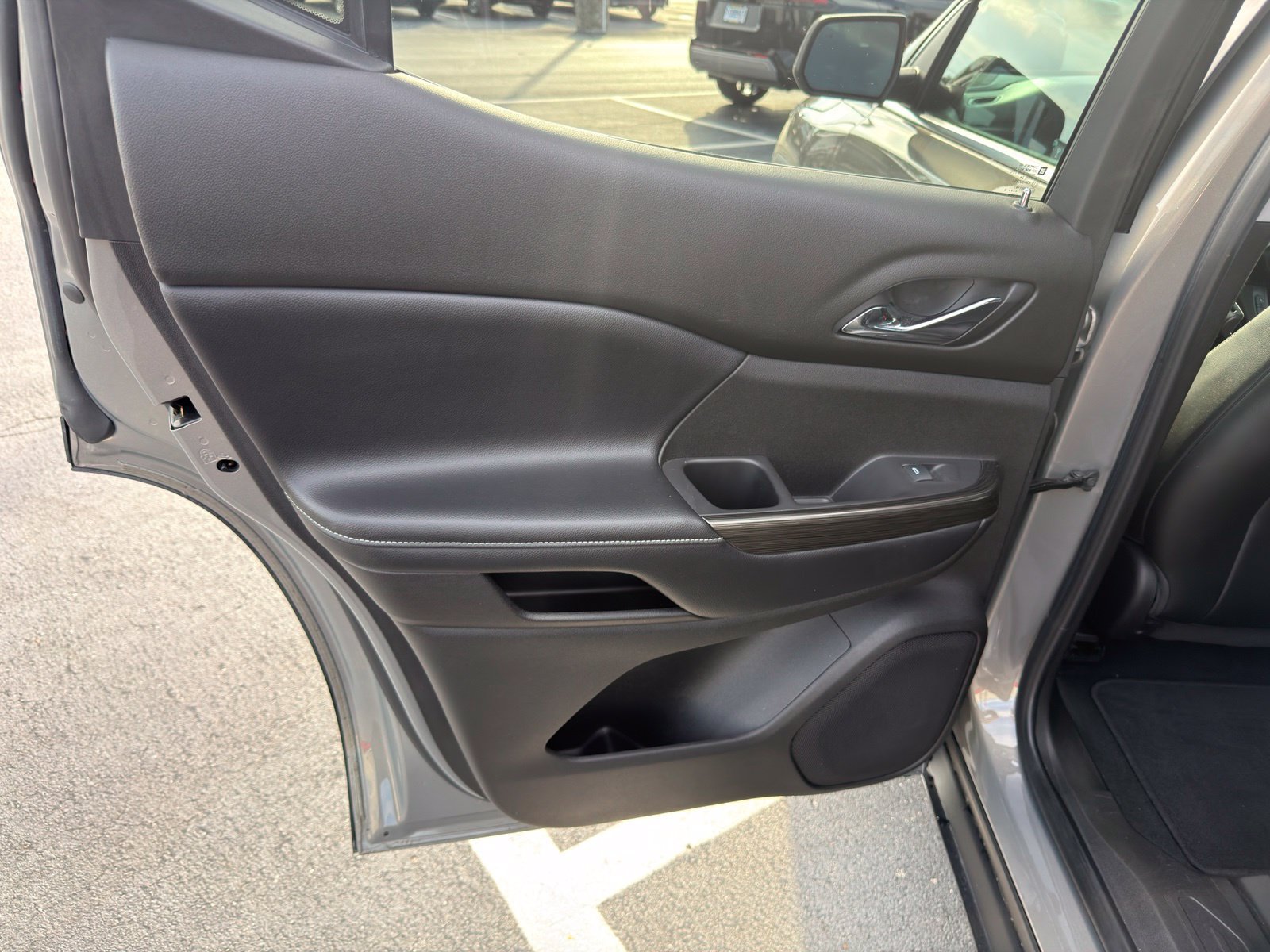Used 2019 GMC Acadia SLT AWD/4WD image 25
