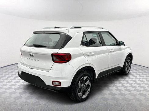 New 2025 Hyundai Venue SEL image 7