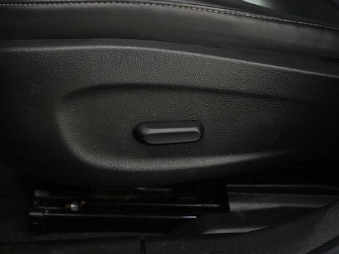 Used 2013 Chevrolet Cruze LT image 26