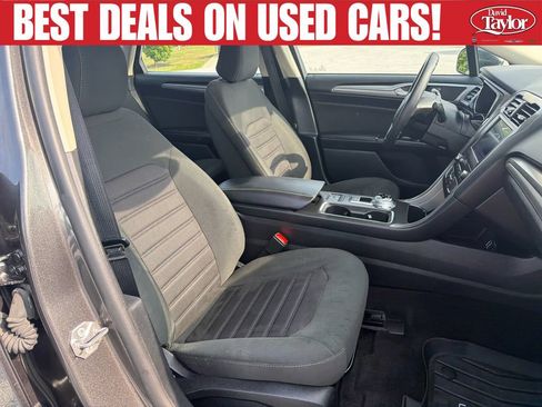 Used 2020 Ford Fusion SE FWD image 32