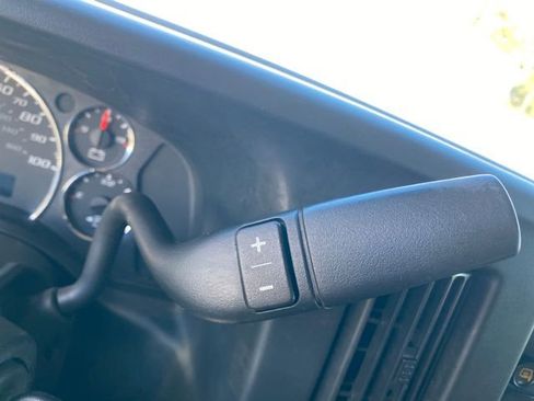 Used 2015 GMC Savana 3500 Extended image 25