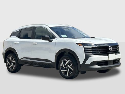 New 2026 Nissan Kicks SV image 6