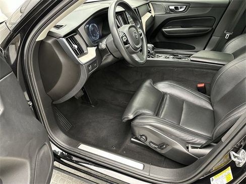 Used 2021 Volvo XC60 T5 Inscription w/ Advanced Package image 11
