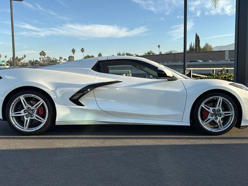 Used 2025 Chevrolet Corvette Stingray Convertible w/ 1LT image 2