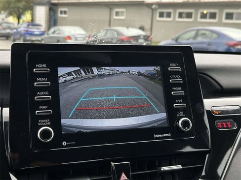 Used 2024 Toyota Camry SE image 4