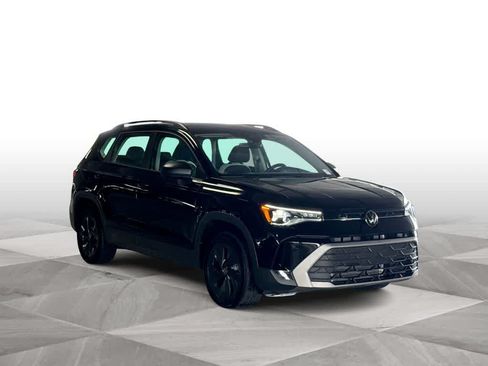 Used 2025 Volkswagen Taos S FWD image 2