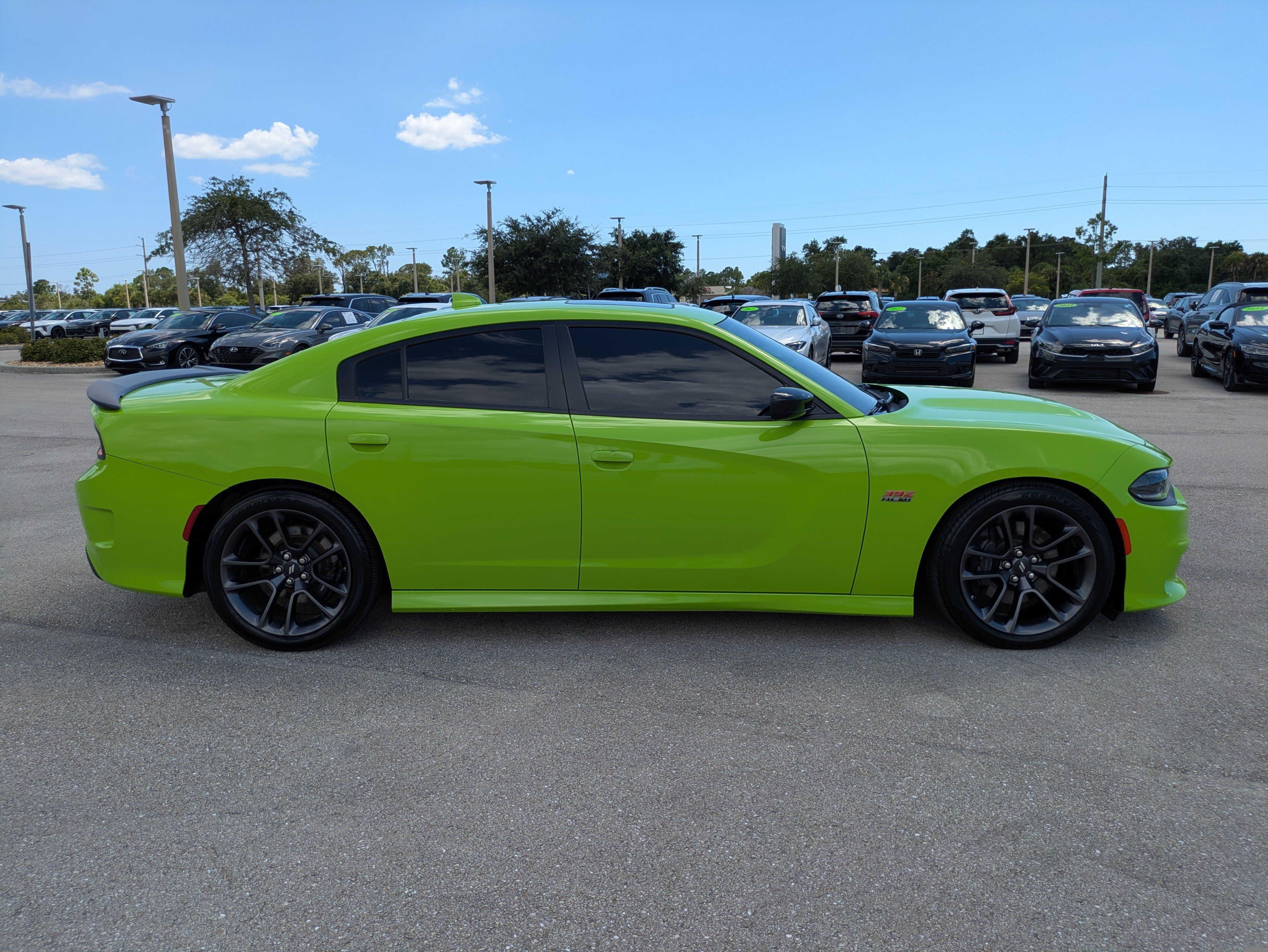 Used 2023 Dodge Charger Scat Pack w/ Technology Group RWD image 3