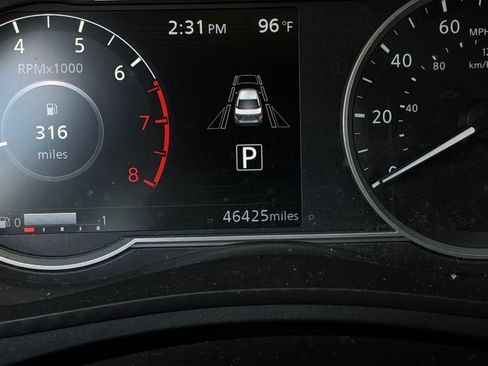 Used 2025 Nissan Versa SV FWD image 34