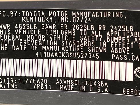 Used 2025 Toyota Camry SE image 30