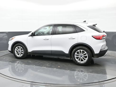 Used 2021 Ford Escape SE w/ Convenience Package FWD image 3