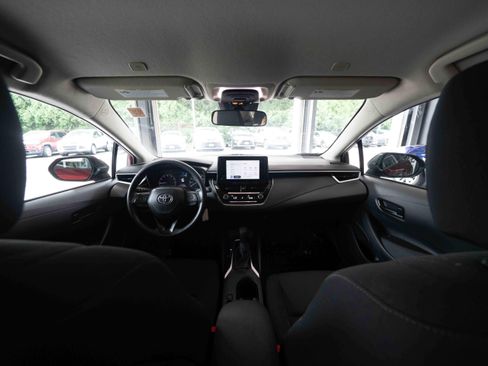 Used 2025 Toyota Corolla LE FWD image 19