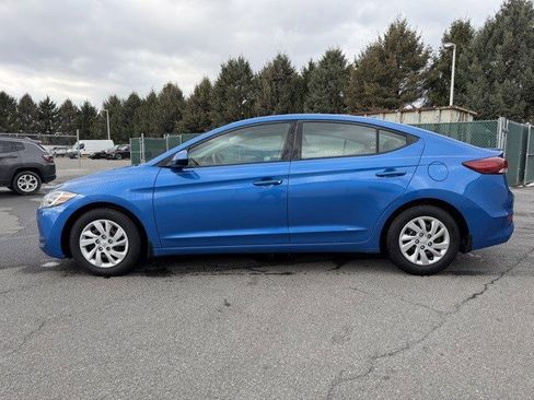 Used 2017 Hyundai Elantra SE image 2