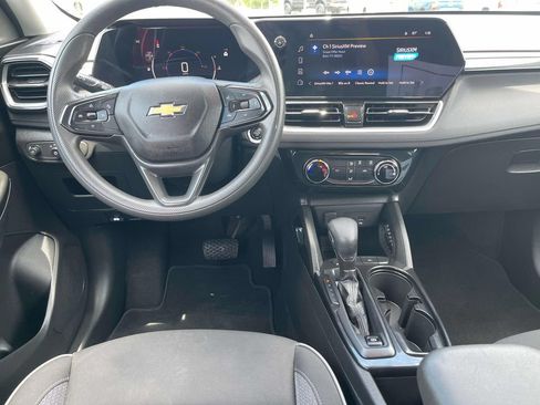 Used 2024 Chevrolet TrailBlazer LT FWD image 17
