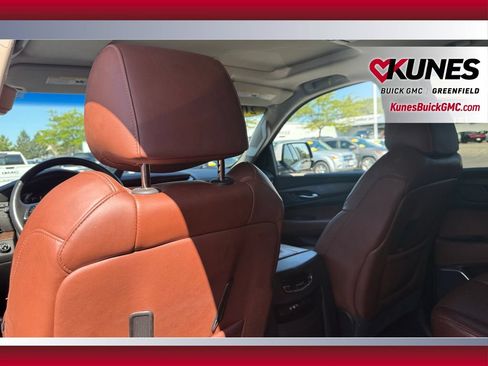 Used 2016 Cadillac Escalade Luxury AWD/4WD image 32