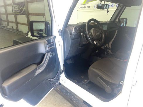 Used 2018 Jeep Wrangler Unlimited Sport S image 9